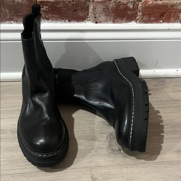 Marc Fisher Black Leather Ankle Boots - Picture 1 of 6